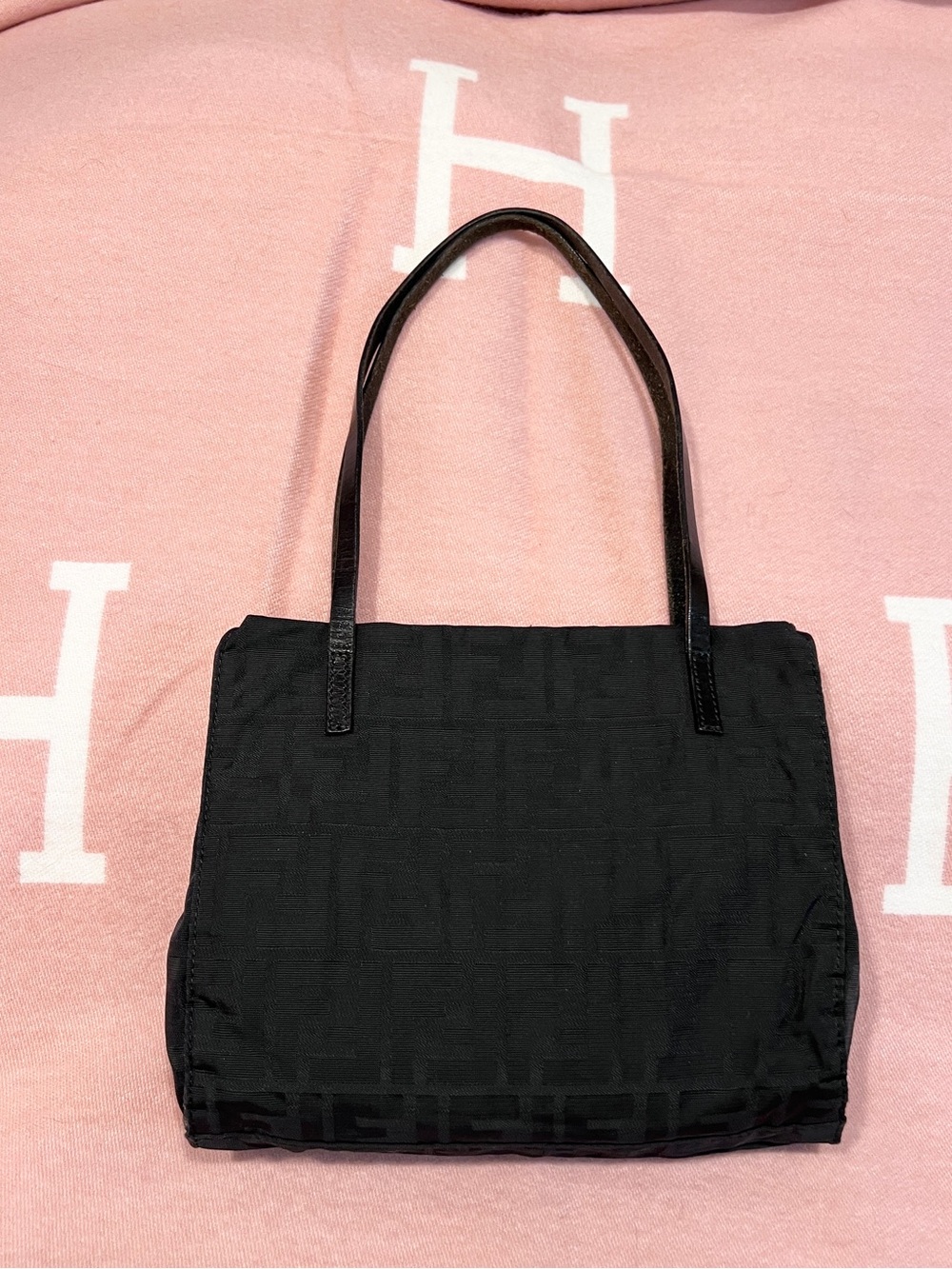 Fendi Black Jacquard FF Logo/silver Authentic! Well loved. Offers welcome! - Picture 4 of 11
